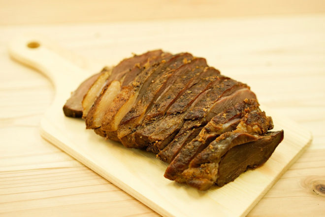 鹿モモ肉の燻製