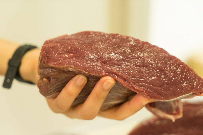 エゾシカのモモ肉。