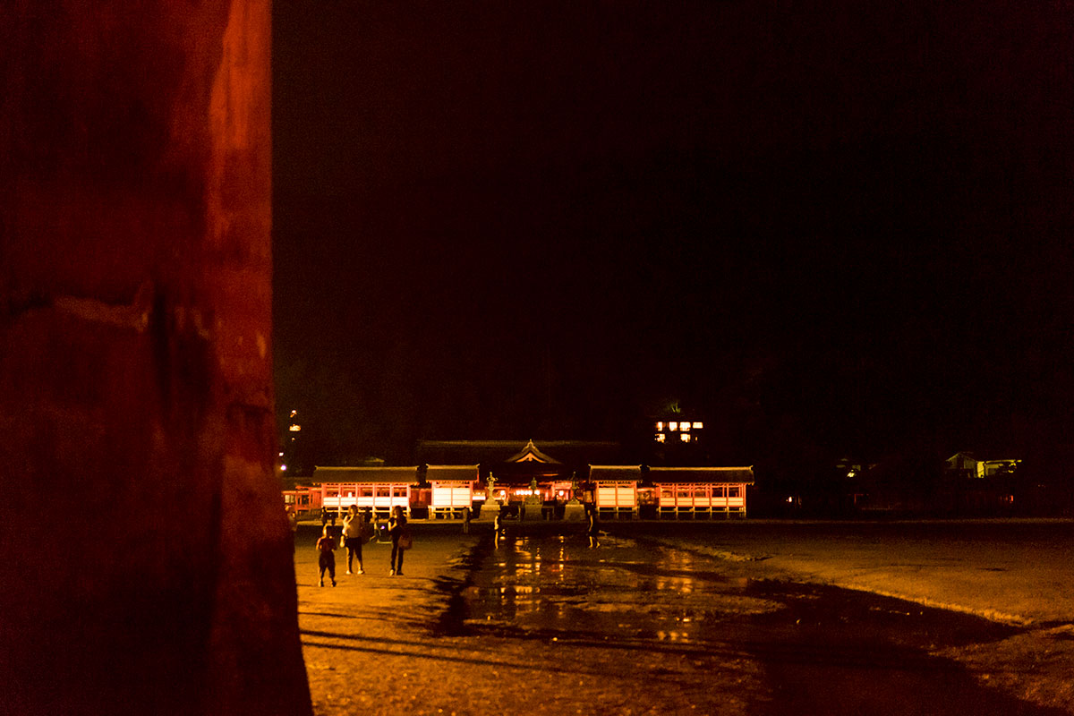 夜の厳島神社