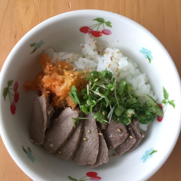 茹で猪肉のすりおろし野菜かけ 犬の手作りご飯レシピ