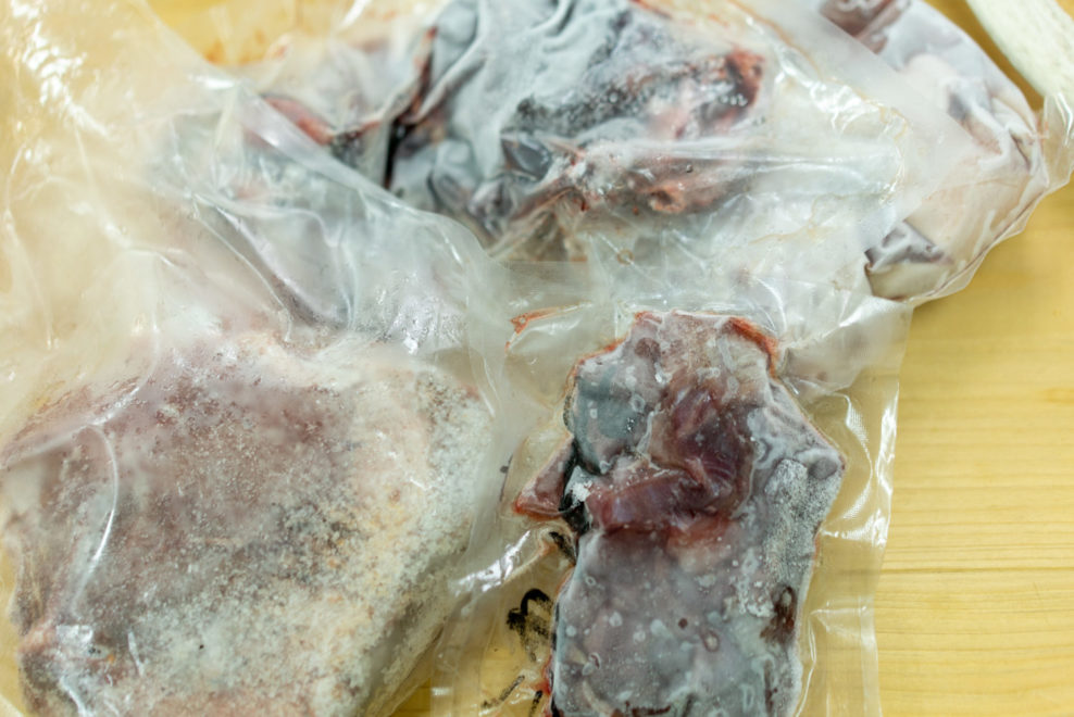 冷凍庫から掘り起こした謎肉